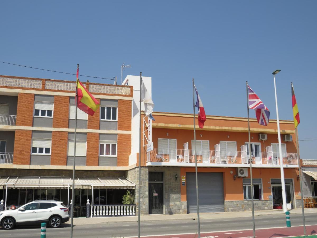 Hotel Bennington La Marina Exterior photo