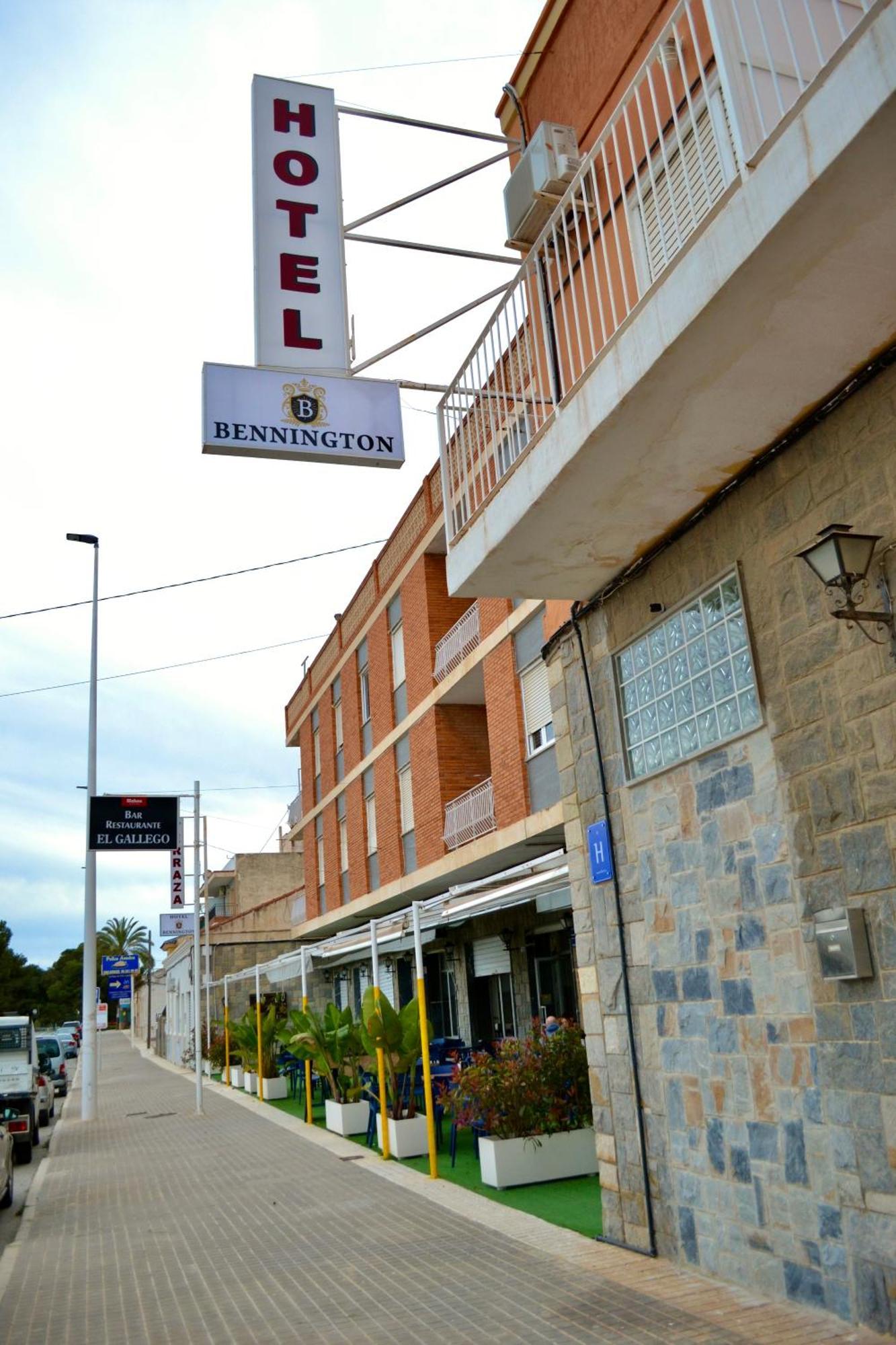 Hotel Bennington La Marina Exterior photo